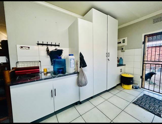 3 BEDROOM HOUSE FOR SALE IN VANDERBIJLPARK SW 1